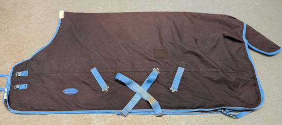 7'0 Weatherbeeta medium turnout rug (5766)